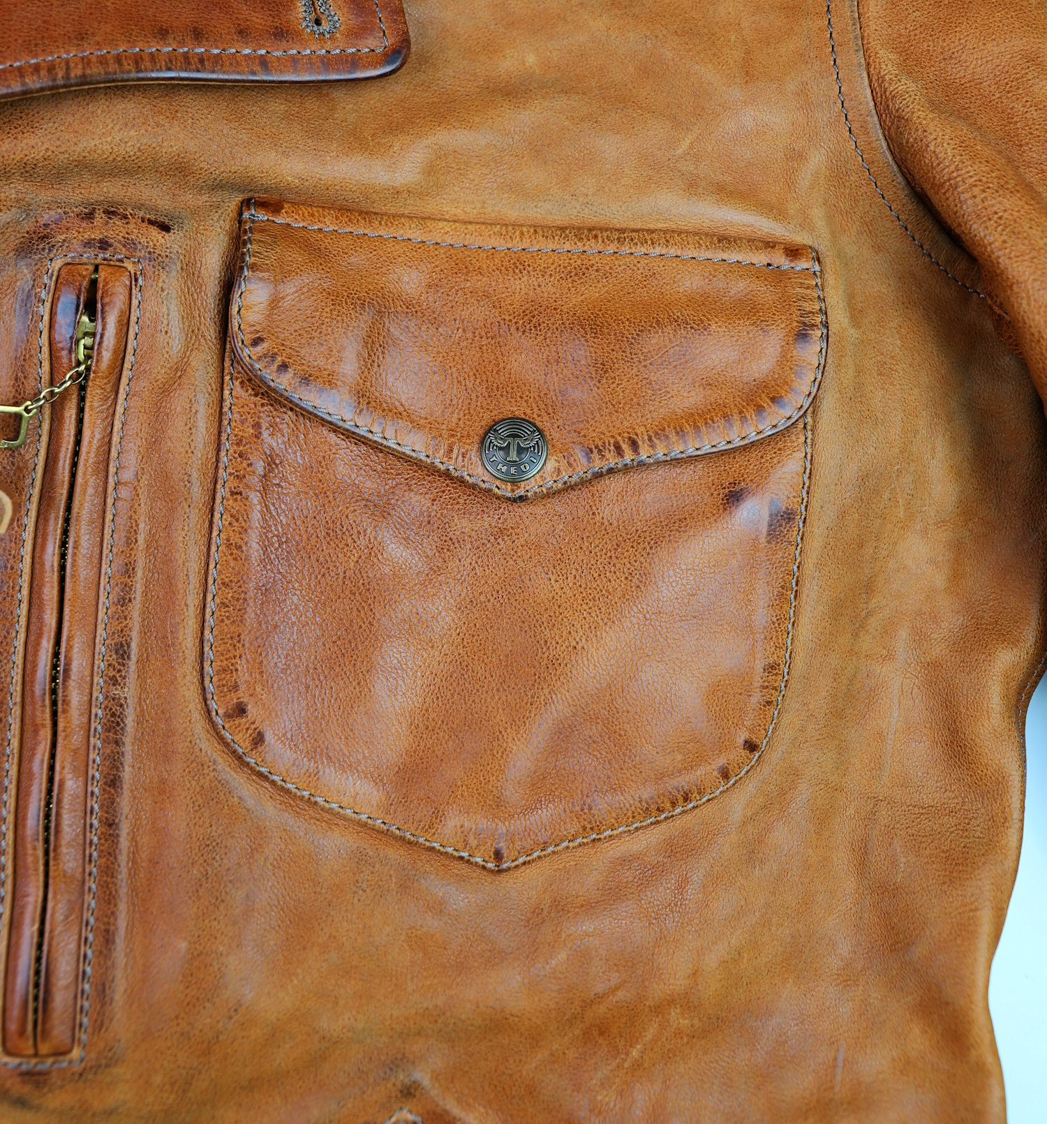 Thedi Hektor Cognac Buffalo XL44 chest pocket.jpg