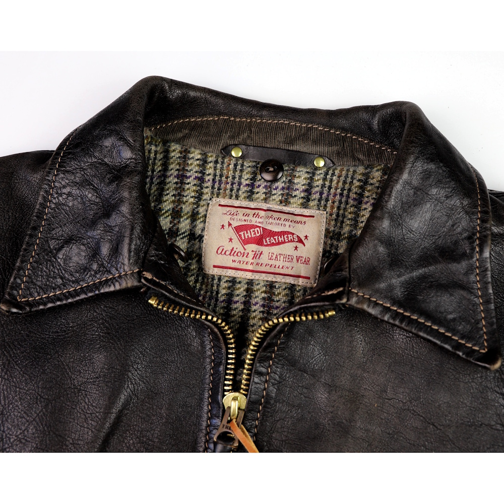 Thedi Idas Black Teacore Bruciato Horsehide XL52 tag no collar IG square.jpg