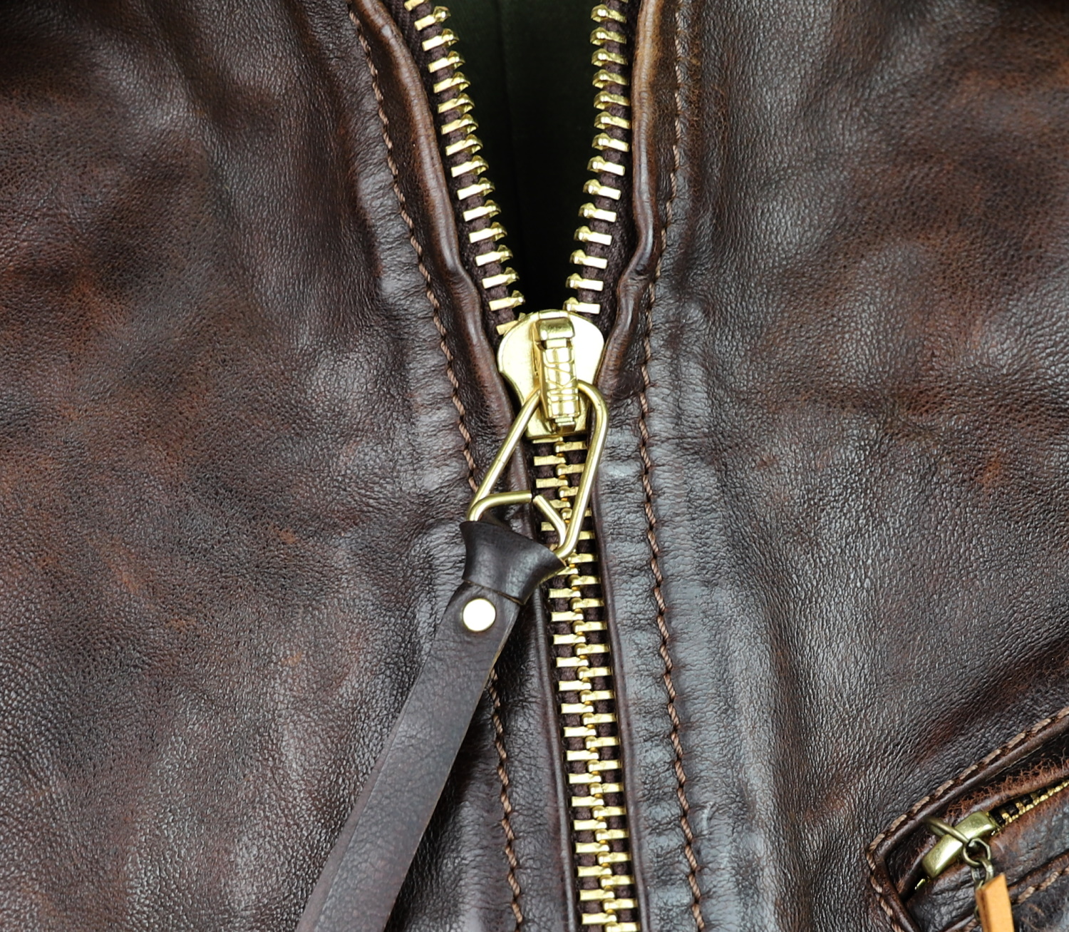 Thedi Memphis Cocoa Buffalo L7 zipper pull.jpg