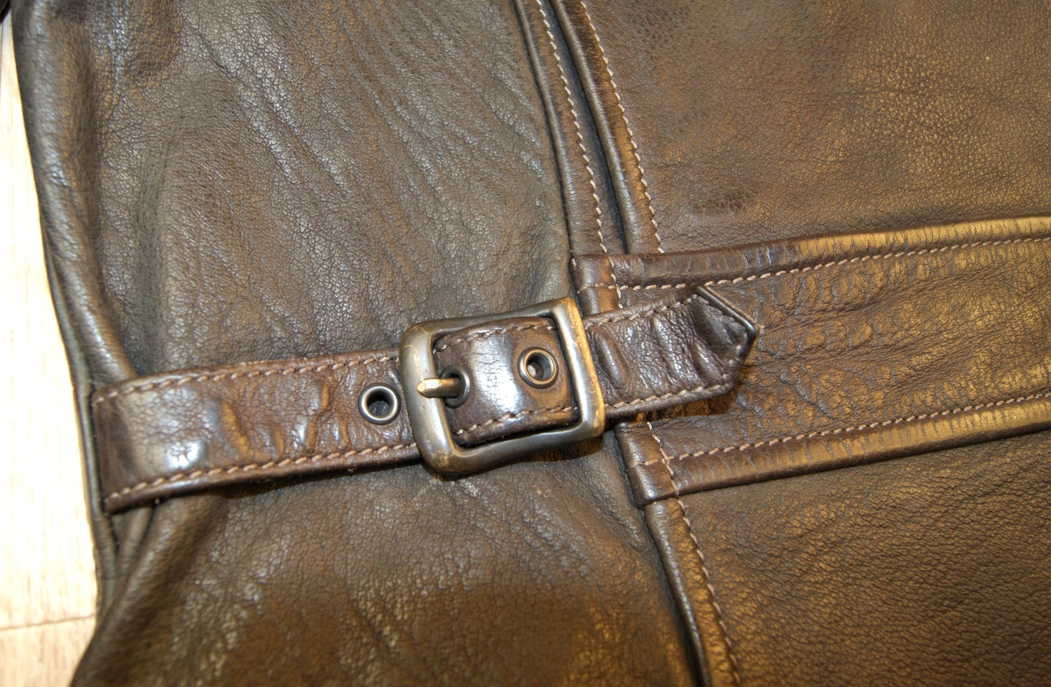 Thedi Zip-Up Hektor Grey Washed Buffalo side buckle.jpg