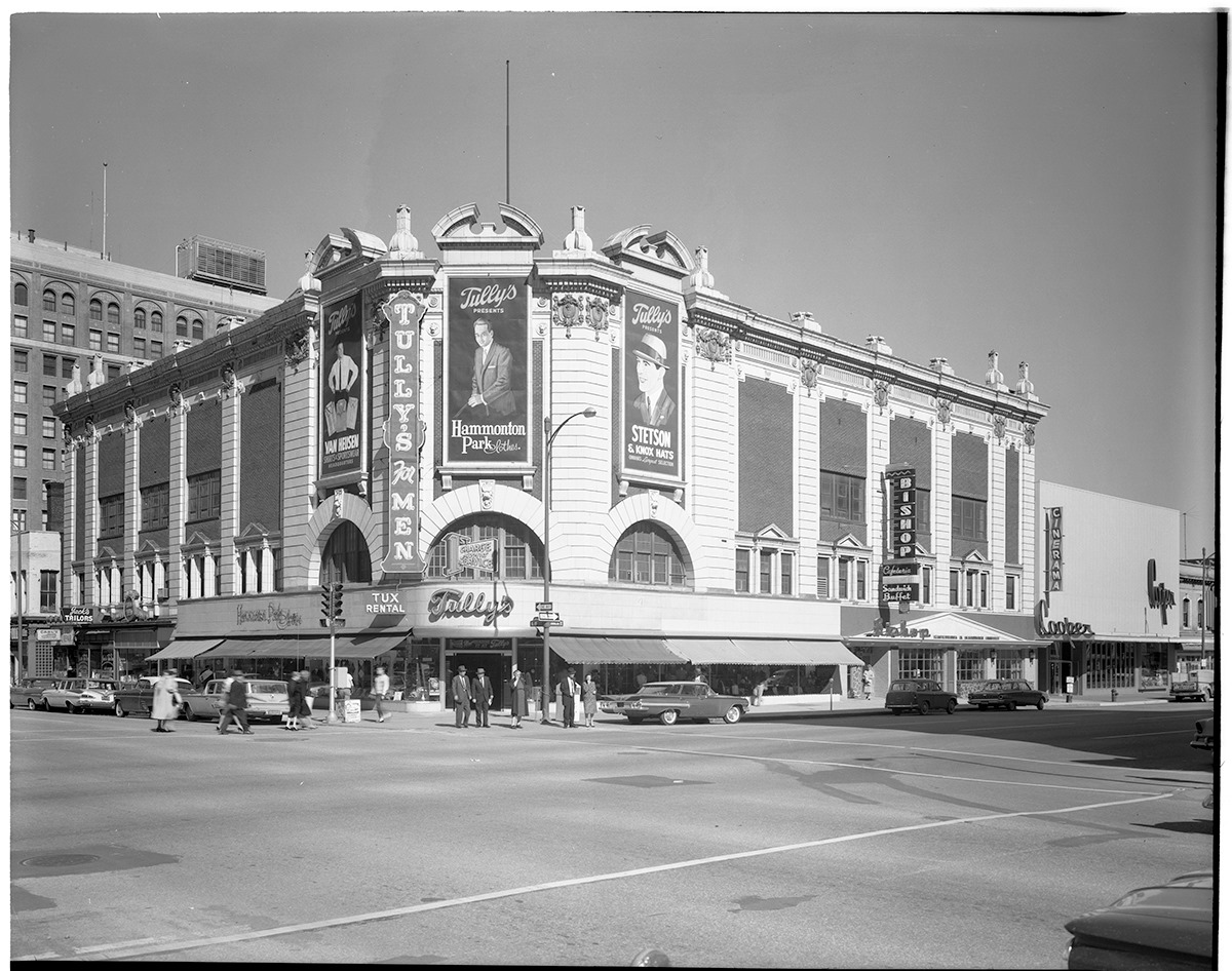 Tullys_Omaha_Douglas_and_15th_1961.JPG