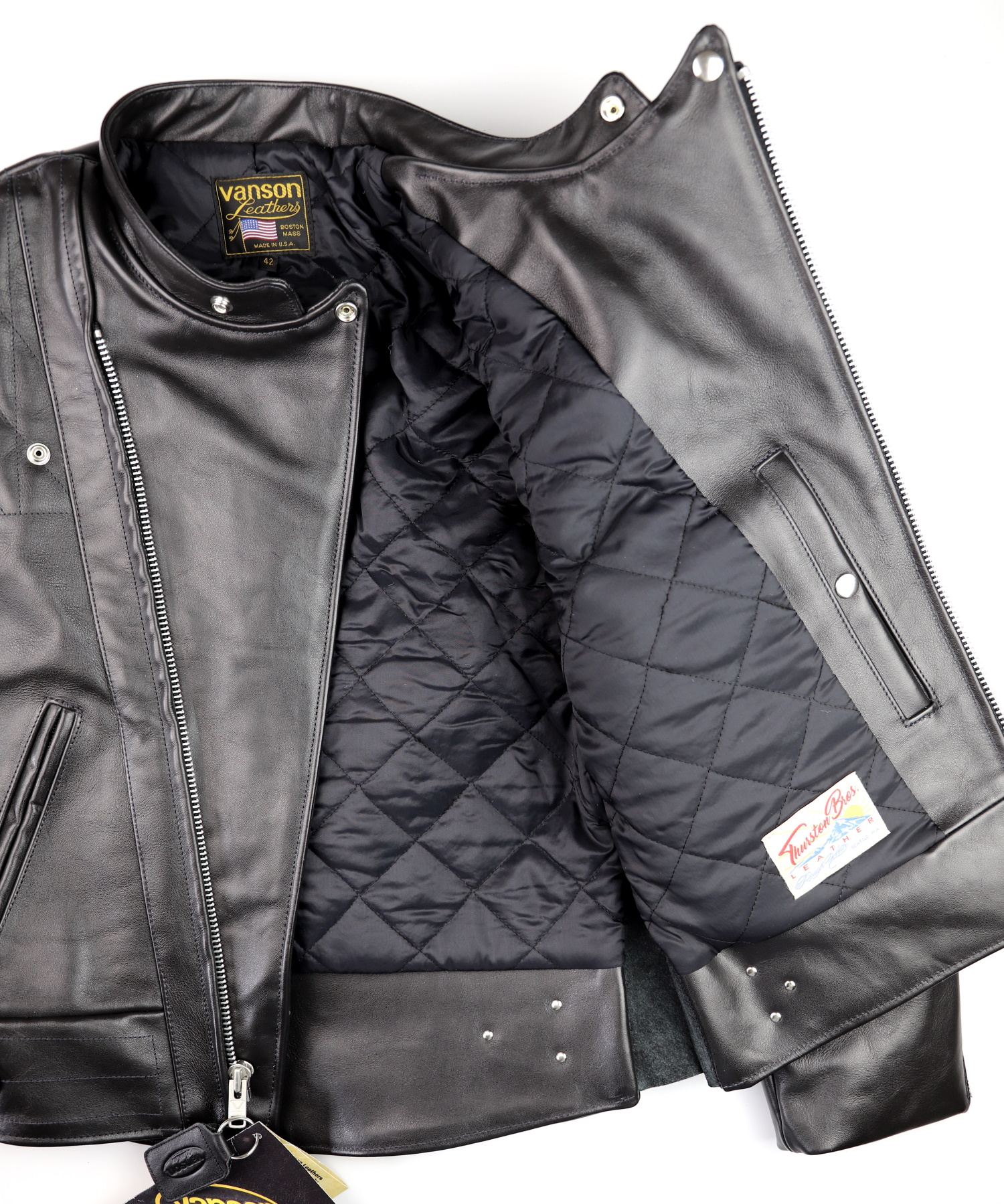 Vanson Chopper Black Comp. Weight MAN1 quilted lining.jpg