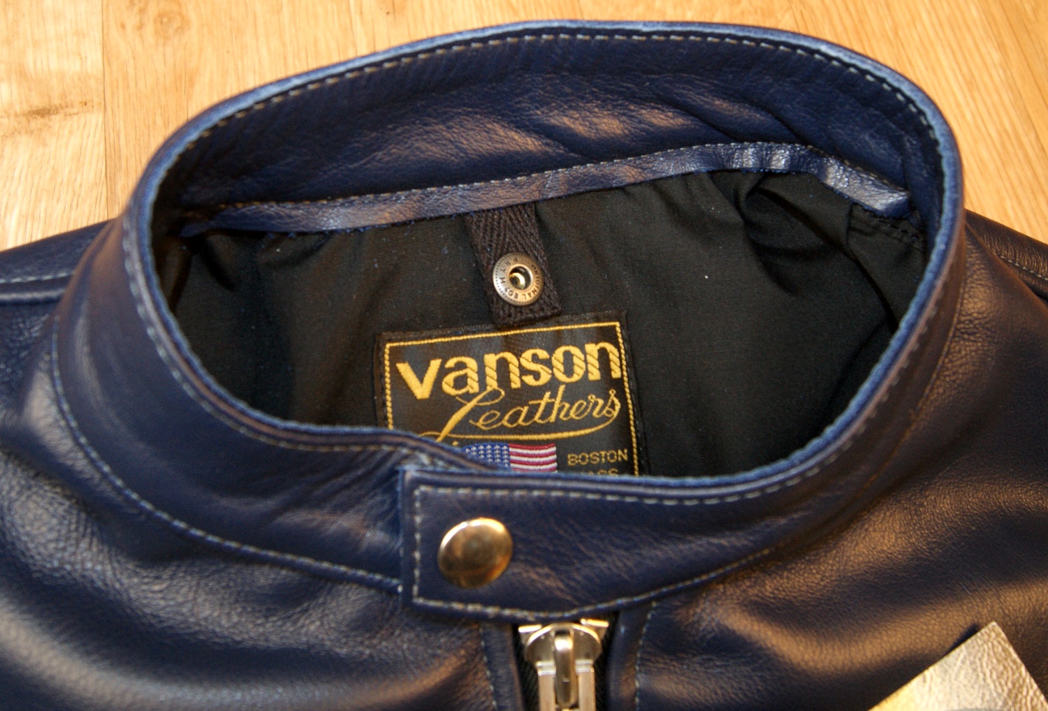 Vanson Comet PLU Navy Blue collar.jpg