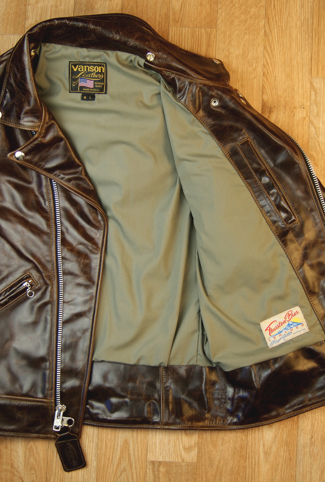 Vanson Daredevil Bainbridge ML with Olive Tan Lining Front Open.jpg