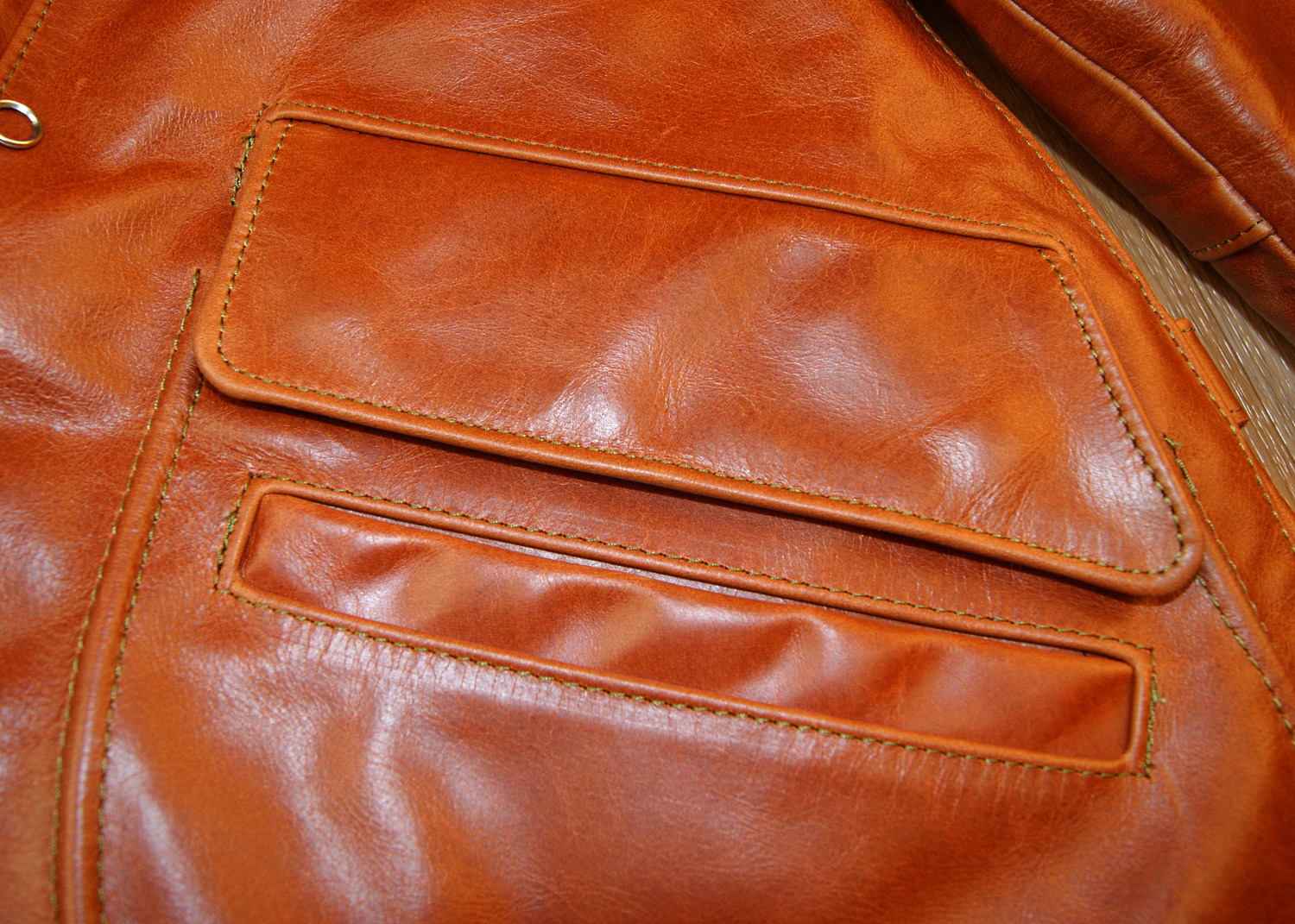 Vanson Gambler Cedar Bainbridge cargo pocket.jpg