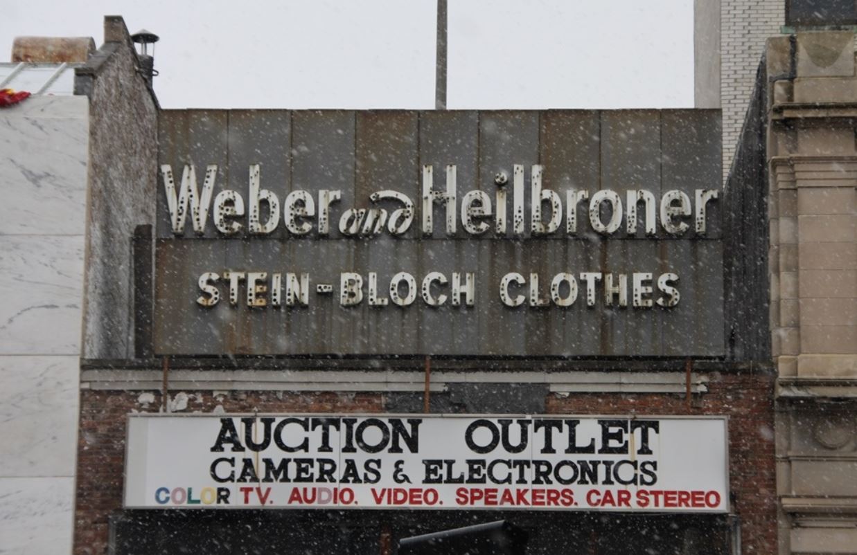 Weber_Heilbroner_Broad_Neon.JPG