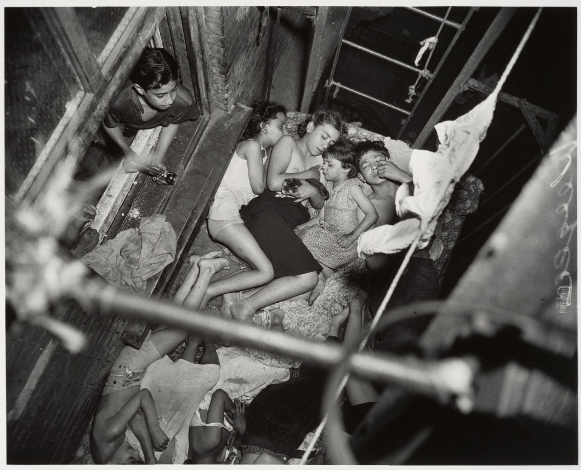 WEEGEE_1938_Children_on_Fire_Escape.jpg