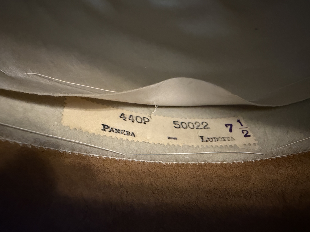 White Borsa (7).jpg
