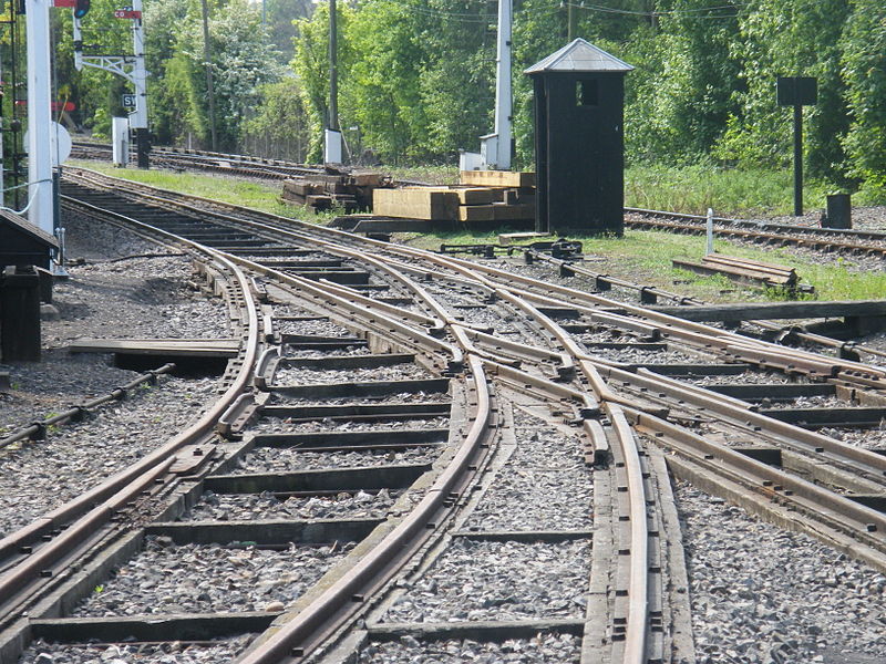 wide & Mixed_gauge_track_Didcot.JPG