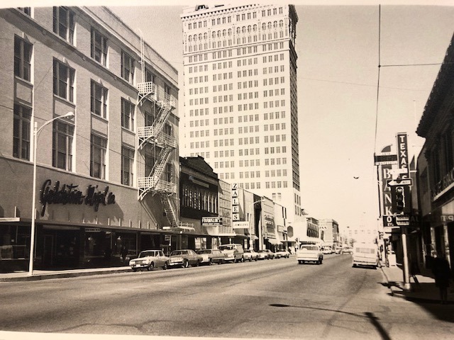 Woods_Bros_Waco_509_Austin_1970.jpg