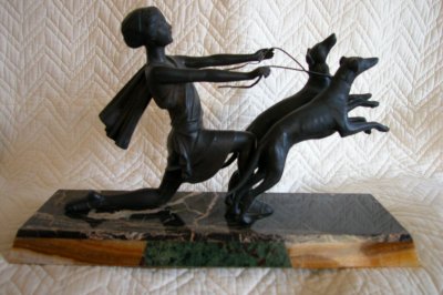 SHOTGUN- BOW- STATUES 006.jpg