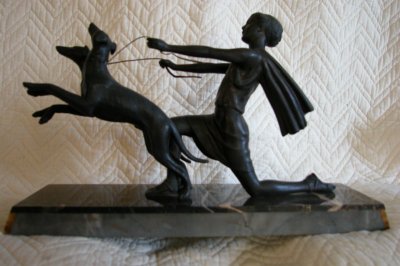 SHOTGUN- BOW- STATUES 009.jpg