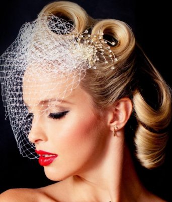 blonde-vintage-wedding-hairstyle.jpg