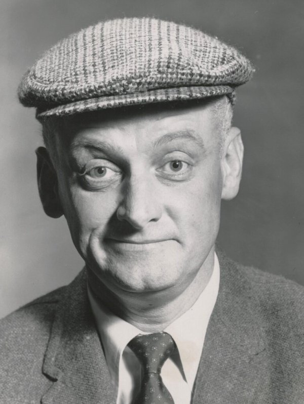 ART CARNEY flat cap.jpg