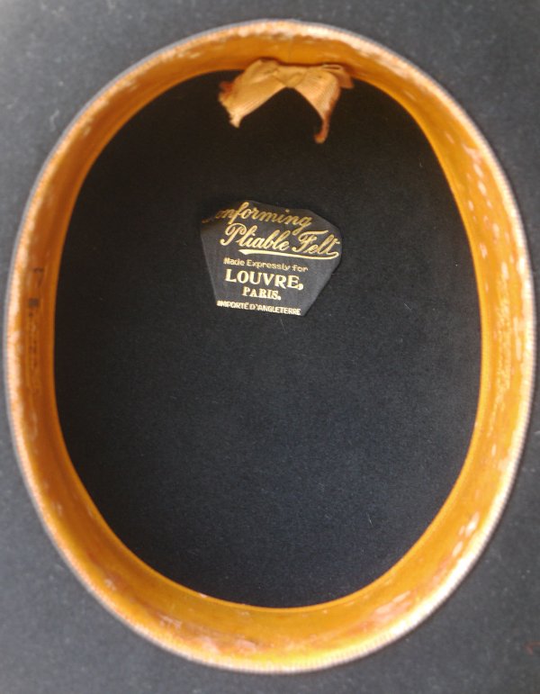 Moores bombetta nera 56 interno.jpg