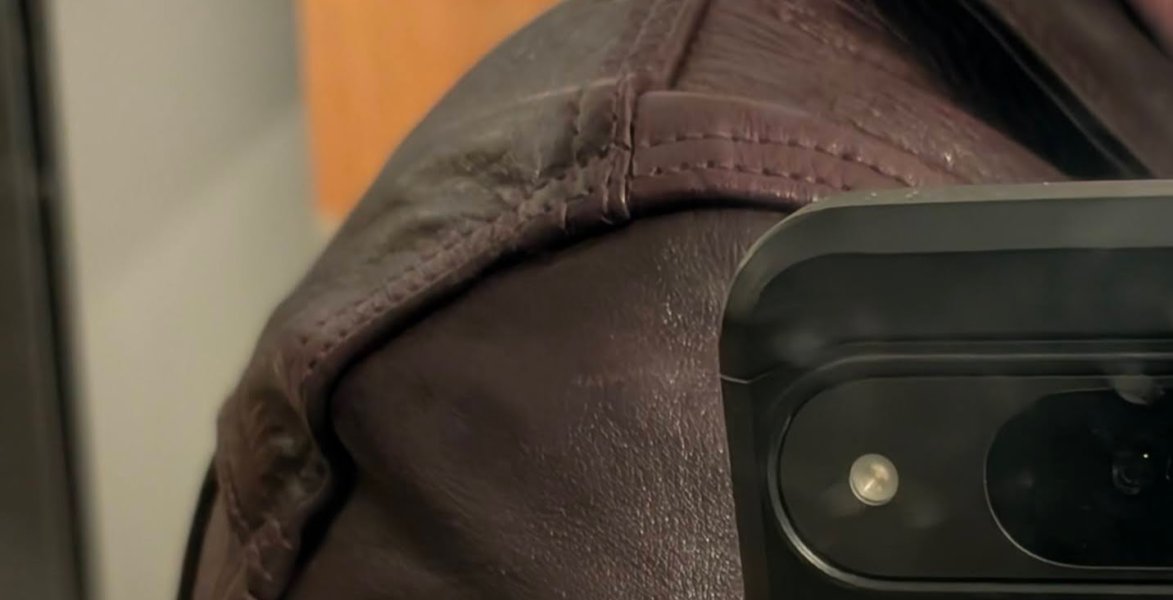 left-shoulder-zoom.jpg