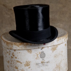 Alberto Rodrigues & Cia top hat