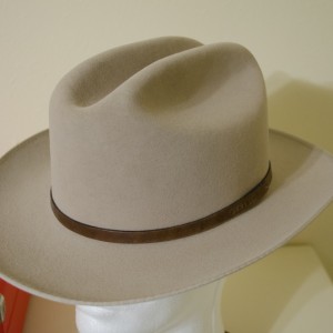 Hat-8