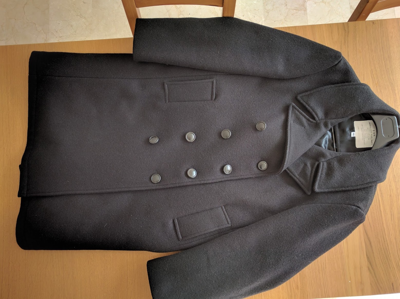 Coat_front_black_buttons